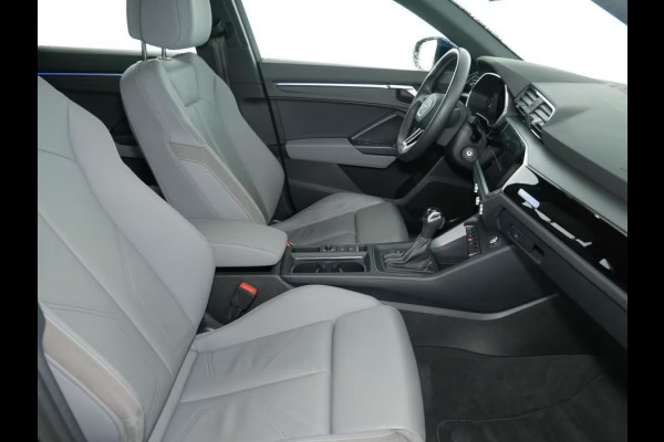Audi Q3 Sportback 45 TFSI e ** LED, GRAU LEDER, VIRTUAL, APAPT. CRUISE, SPIEGEL-PACK, 20-inch LMV ** 1e EIG - Slechts 41.200km. ** ** INFORMEER OOK NAAR ONZE AANTREKKELIJKE FINANCIAL-LEASE TARIEVEN **