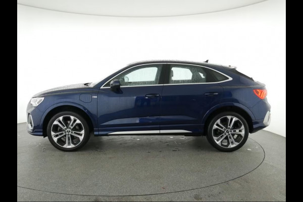 Audi Q3 Sportback 45 TFSI e ** LED, GRAU LEDER, VIRTUAL, APAPT. CRUISE, SPIEGEL-PACK, 20-inch LMV ** 1e EIG - Slechts 41.200km. ** ** INFORMEER OOK NAAR ONZE AANTREKKELIJKE FINANCIAL-LEASE TARIEVEN **