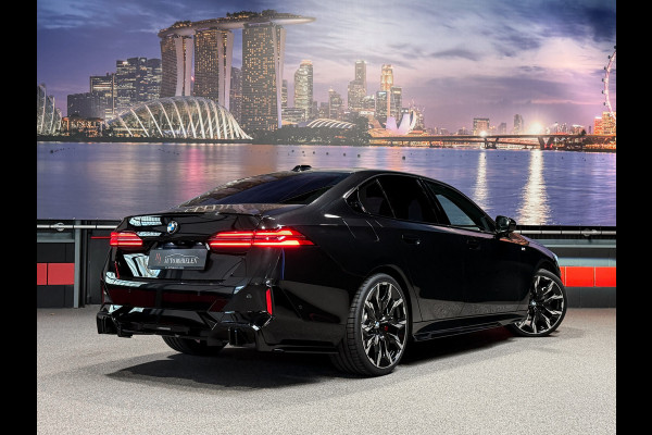 BMW 5 Serie 520i  M-Sport Pro|ShadowLine|Panorama|H/K|208PK