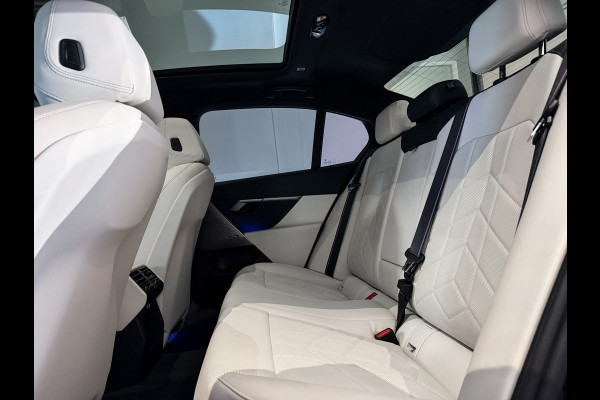 BMW 5 Serie 520i  M-Sport Pro|ShadowLine|Panorama|H/K|208PK