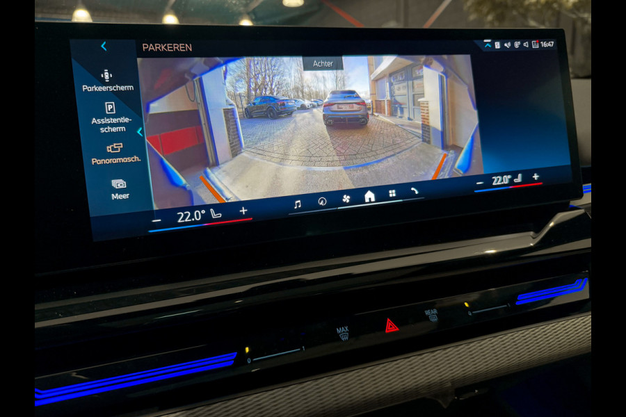 BMW 5 Serie 520i  M-Sport Pro|ShadowLine|Panorama|H/K|208PK