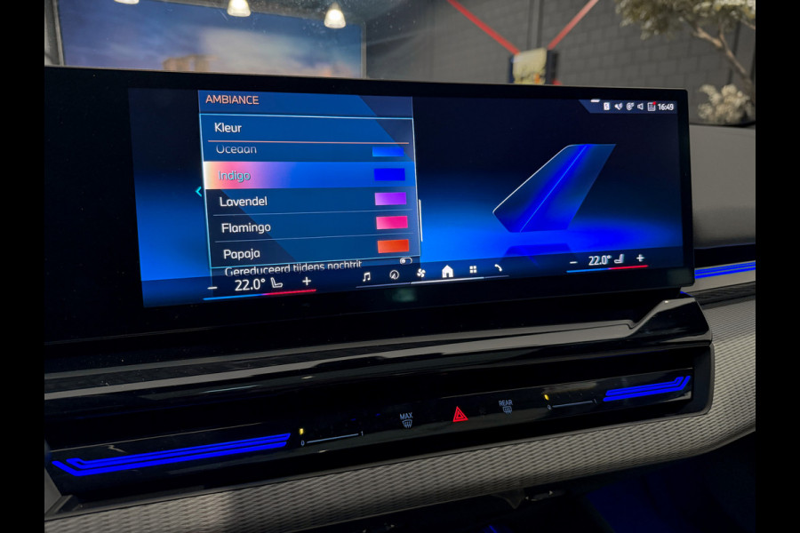 BMW 5 Serie 520i  M-Sport Pro|ShadowLine|Panorama|H/K|208PK