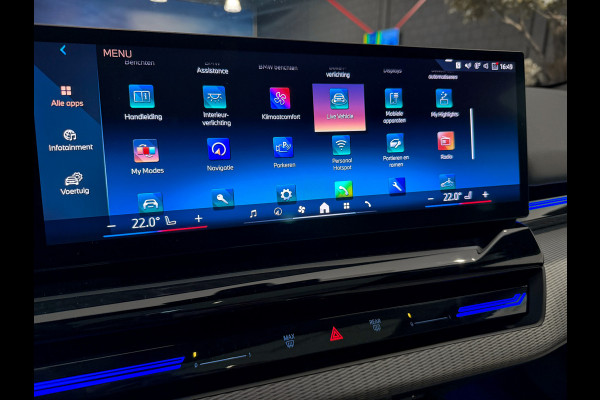 BMW 5 Serie 520i  M-Sport Pro|ShadowLine|Panorama|H/K|208PK