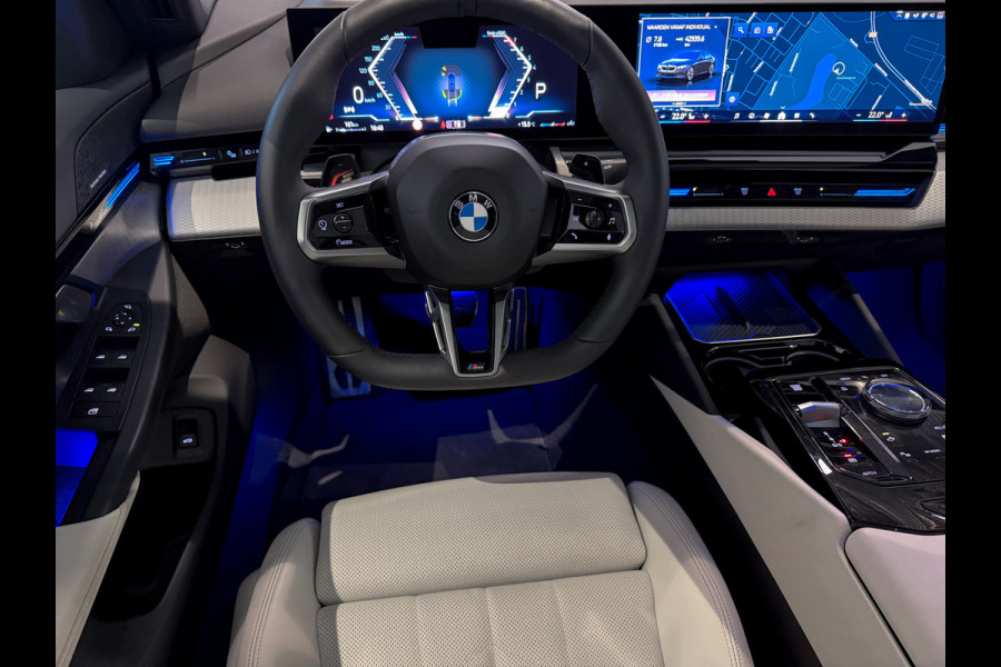 BMW 5 Serie 520i  M-Sport Pro|ShadowLine|Panorama|H/K|208PK