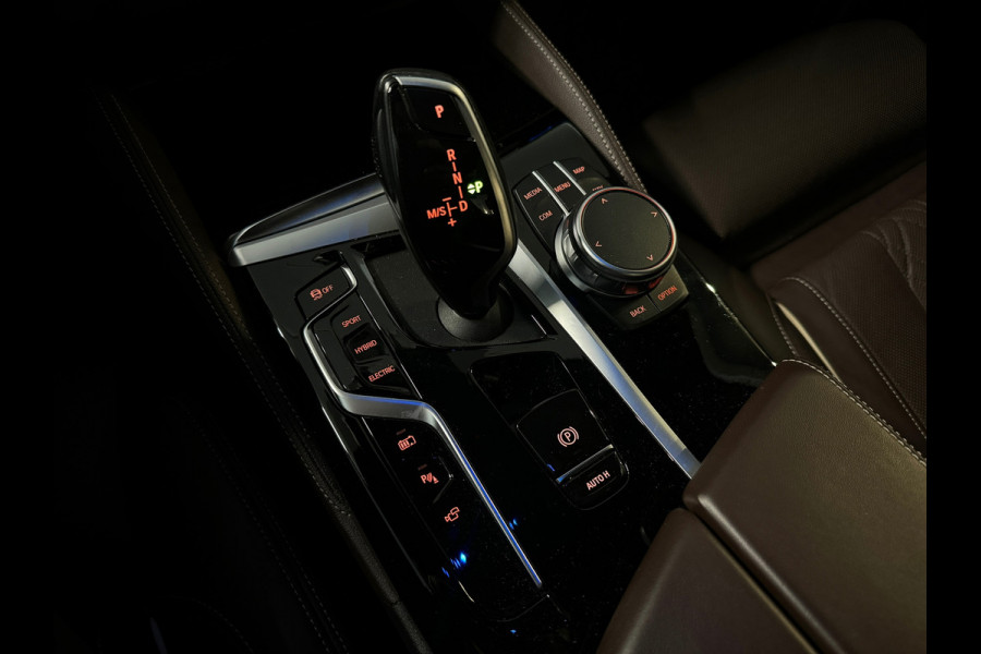 BMW 5 Serie 545e xDrive High Executive M Sport Pano|Memory