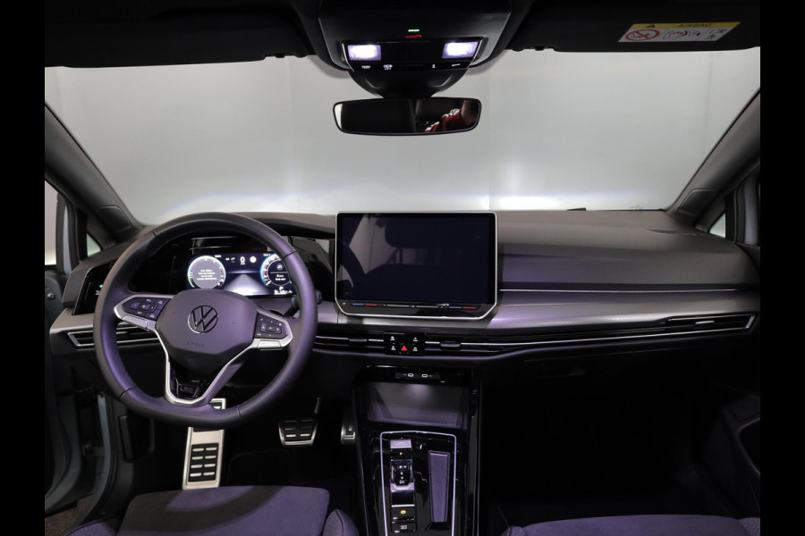 Volkswagen Golf 1.5 eHybrid 50 Edition 204pk| Camera| 18'LM-velgen| Voorstoelen met massage en verwarmd
