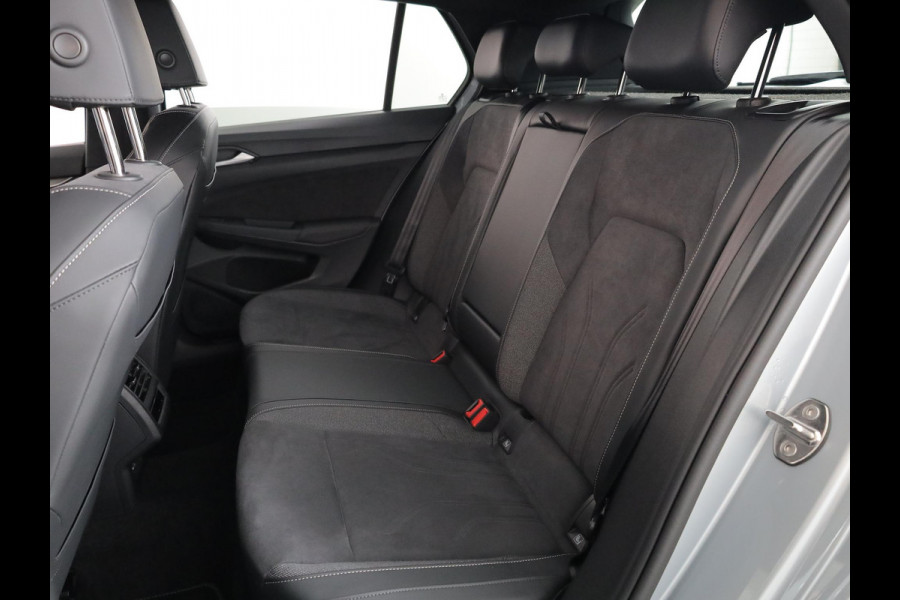 Volkswagen Golf 1.5 eHybrid 50 Edition 204pk| Camera| 18'LM-velgen| Voorstoelen met massage en verwarmd