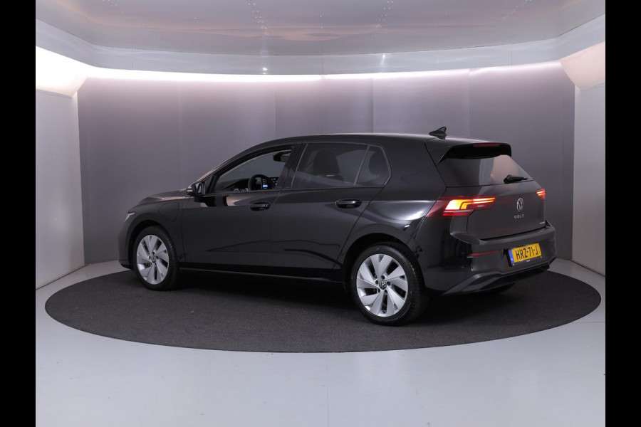 Volkswagen Golf 1.5 eHybrid Life Edition 204 pk Automaat (DSG) | Verlengde garantie | Navigatie via App | Parkeersensoren (Park assist) | Achteruitrijcamera |