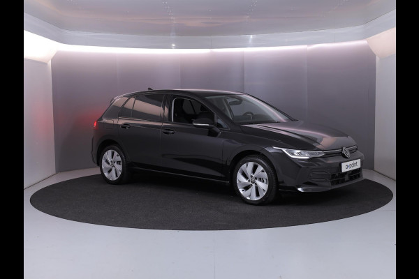 Volkswagen Golf 1.5 eHybrid Life Edition 204 pk Automaat (DSG) | Verlengde garantie | Navigatie via App | Parkeersensoren (Park assist) | Achteruitrijcamera |