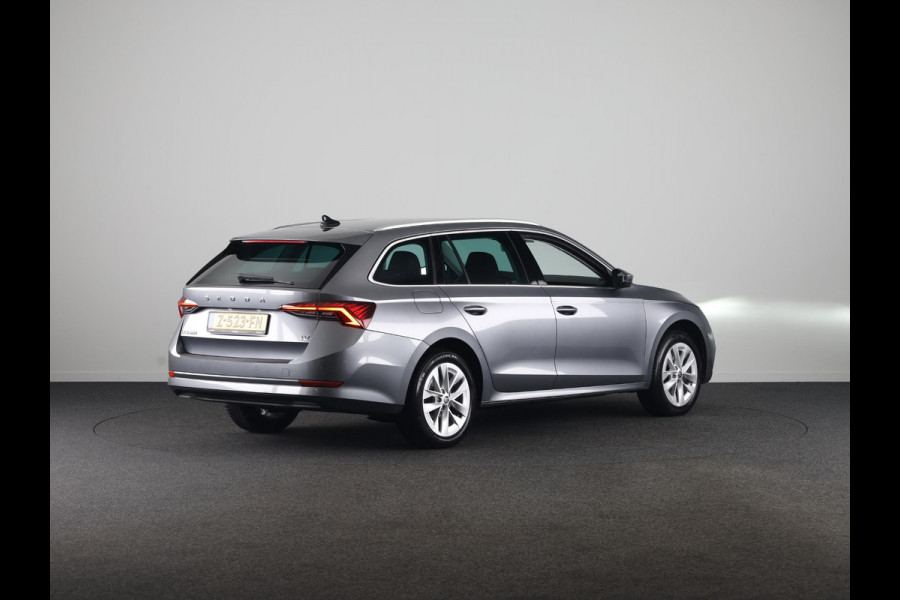 Škoda Octavia Combi 1.4 TSI iV PHEV Business Edition 204 pk Automaat (DSG) | Verlengde garantie | Navigatie | Parkeersensoren | Adaptieve cruise control | Stoelverwarming |