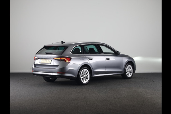 Škoda Octavia Combi 1.4 TSI iV PHEV Business Edition 204 pk Automaat (DSG) | Verlengde garantie | Navigatie | Parkeersensoren | Adaptieve cruise control | Stoelverwarming |