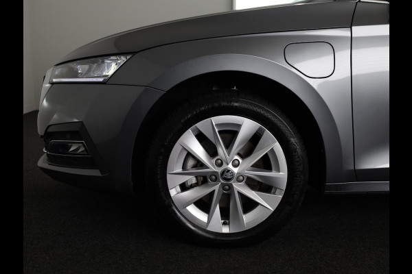 Škoda Octavia Combi 1.4 TSI iV PHEV Business Edition 204 pk Automaat (DSG) | Verlengde garantie | Navigatie | Parkeersensoren | Adaptieve cruise control | Stoelverwarming |