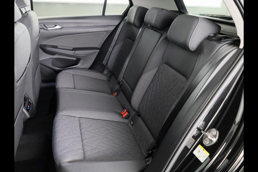 Volkswagen Golf Life Edition 1.5 eHybrid 204 PK | 17 "LM velgen | Stoel & Stuurverwarming | Camera |