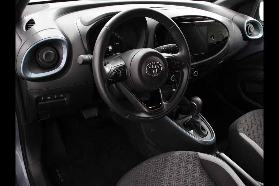 Toyota Aygo X 1.0 VVT-i S-CVT Automaat Trend | Navigatie | Apple Carplay/Android Auto | Climate Control | Cruise Control Adaptive | 17"Lichtmetalen velgen | Camera