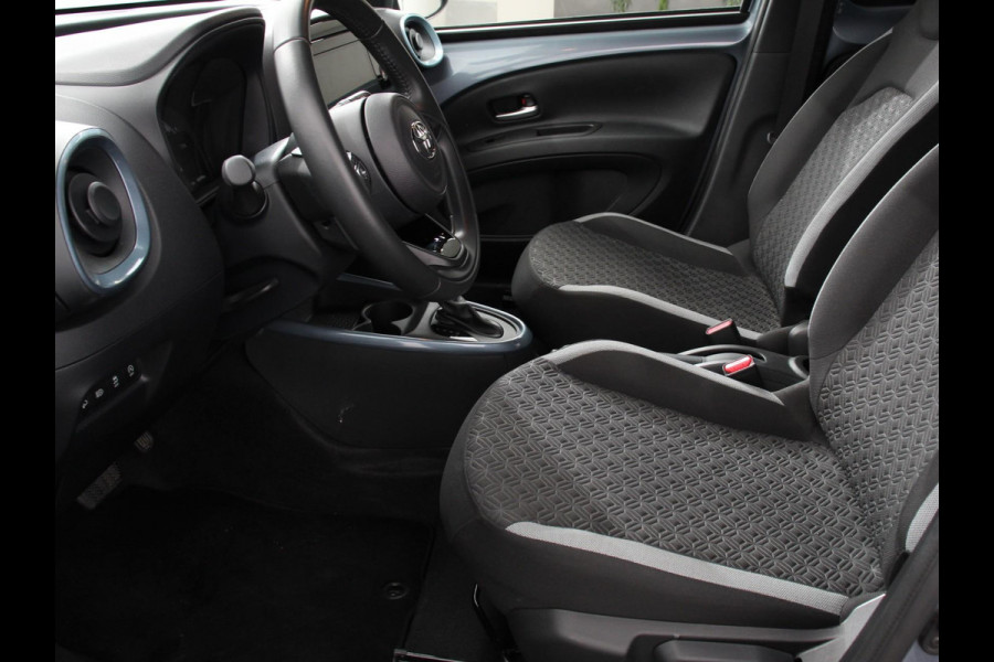 Toyota Aygo X 1.0 VVT-i S-CVT Automaat Trend | Navigatie | Apple Carplay/Android Auto | Climate Control | Cruise Control Adaptive | 17"Lichtmetalen velgen | Camera