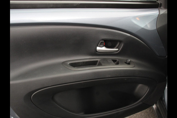 Toyota Aygo X 1.0 VVT-i S-CVT Automaat Trend | Navigatie | Apple Carplay/Android Auto | Climate Control | Cruise Control Adaptive | 17"Lichtmetalen velgen | Camera