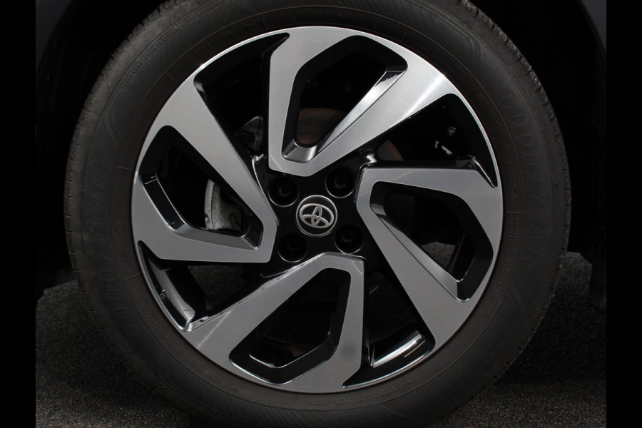 Toyota Aygo X 1.0 VVT-i S-CVT Automaat Trend | Navigatie | Apple Carplay/Android Auto | Climate Control | Cruise Control Adaptive | 17"Lichtmetalen velgen | Camera