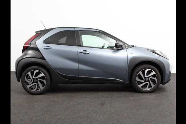Toyota Aygo X 1.0 VVT-i S-CVT Automaat Trend | Navigatie | Apple Carplay/Android Auto | Climate Control | Cruise Control Adaptive | 17"Lichtmetalen velgen | Camera