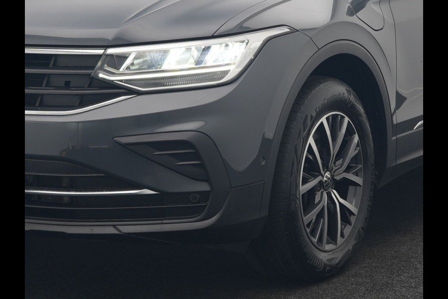 Volkswagen Tiguan 1.4 TSI Elegance Plug In Hybrid 245pk Dealer O.H PHEV | Trekhaak af Fabriek | Adaptive Cruise | Alcantara Sportstoelen Massage &  Verwarmd | Virtual | Keyless | Apple Carplay | BLIS |