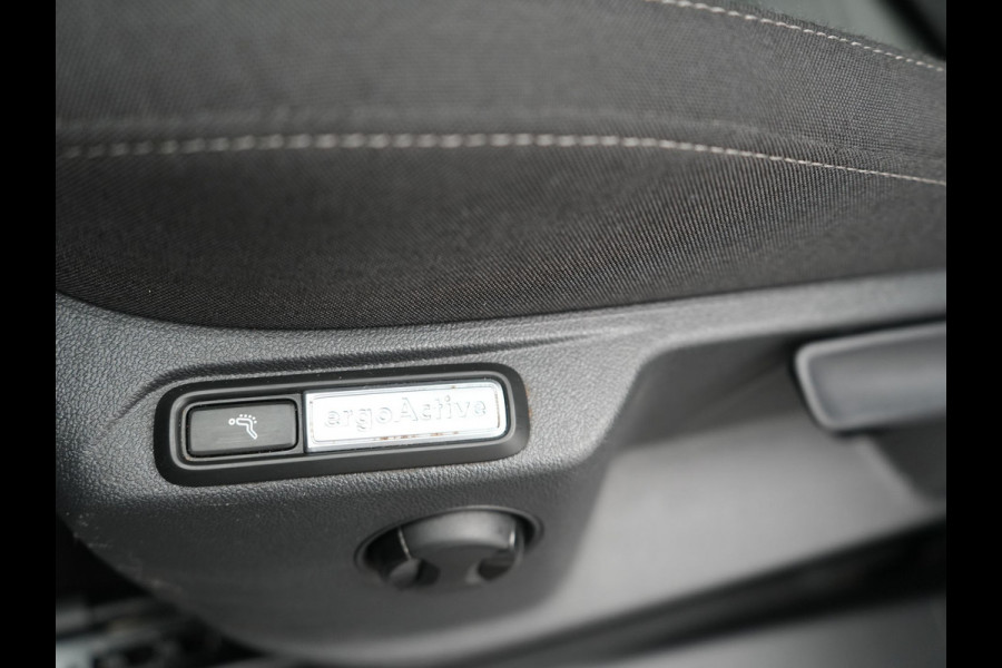 Volkswagen Tiguan 1.4 TSI Elegance Plug In Hybrid 245pk Dealer O.H PHEV | Trekhaak af Fabriek | Adaptive Cruise | Alcantara Sportstoelen Massage &  Verwarmd | Virtual | Keyless | Apple Carplay | BLIS |