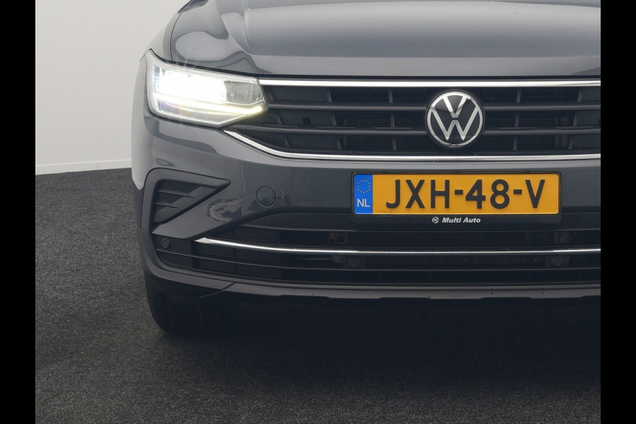 Volkswagen Tiguan 1.4 TSI Elegance Plug In Hybrid 245pk Dealer O.H PHEV | Trekhaak af Fabriek | Adaptive Cruise | Alcantara Sportstoelen Massage &  Verwarmd | Virtual | Keyless | Apple Carplay | BLIS |