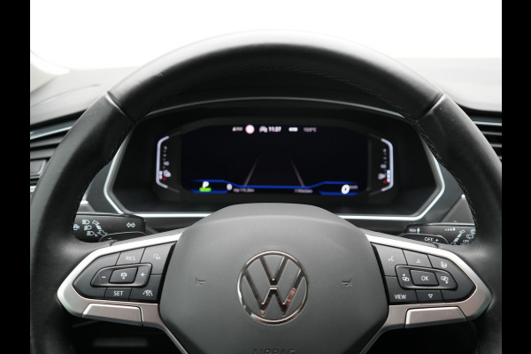 Volkswagen Tiguan 1.4 TSI Elegance Plug In Hybrid 245pk Dealer O.H PHEV | Trekhaak af Fabriek | Adaptive Cruise | Alcantara Sportstoelen Massage &  Verwarmd | Virtual | Keyless | Apple Carplay | BLIS |