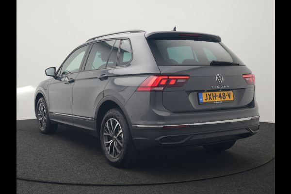 Volkswagen Tiguan 1.4 TSI Elegance Plug In Hybrid 245pk Dealer O.H PHEV | Trekhaak af Fabriek | Adaptive Cruise | Alcantara Sportstoelen Massage &  Verwarmd | Virtual | Keyless | Apple Carplay | BLIS |