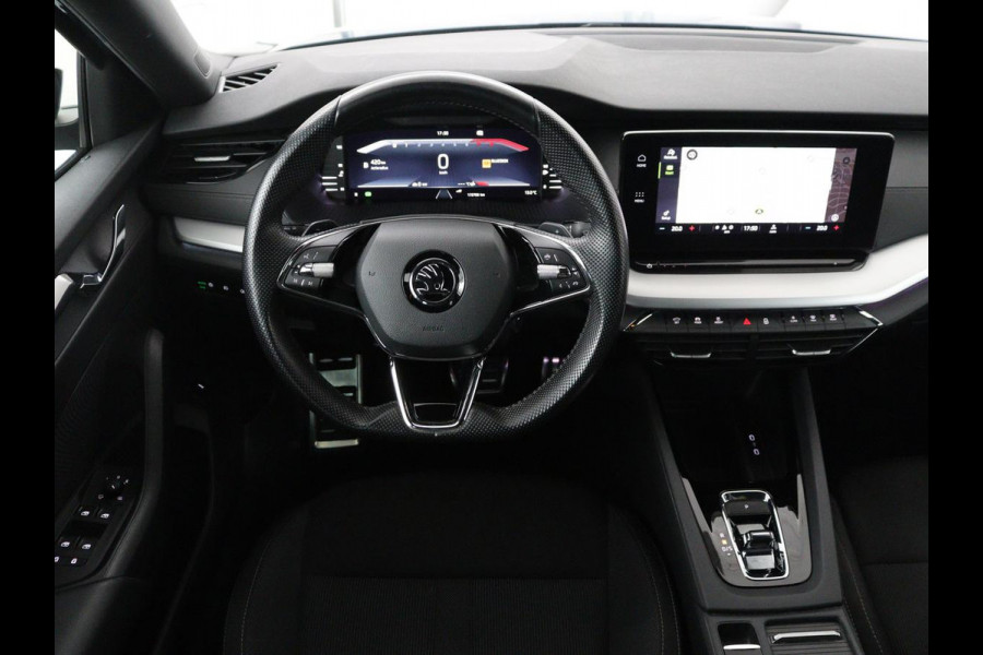 Škoda Octavia 1.0 e-TSI Sport | Trekhaak | Camera | Side Assist | Carplay | Sfeerverlichting | Navigatie | Sportstoelen | Full LED | 17'' | Digital Cockpit | Climate control | Bluetooth | Cruise control