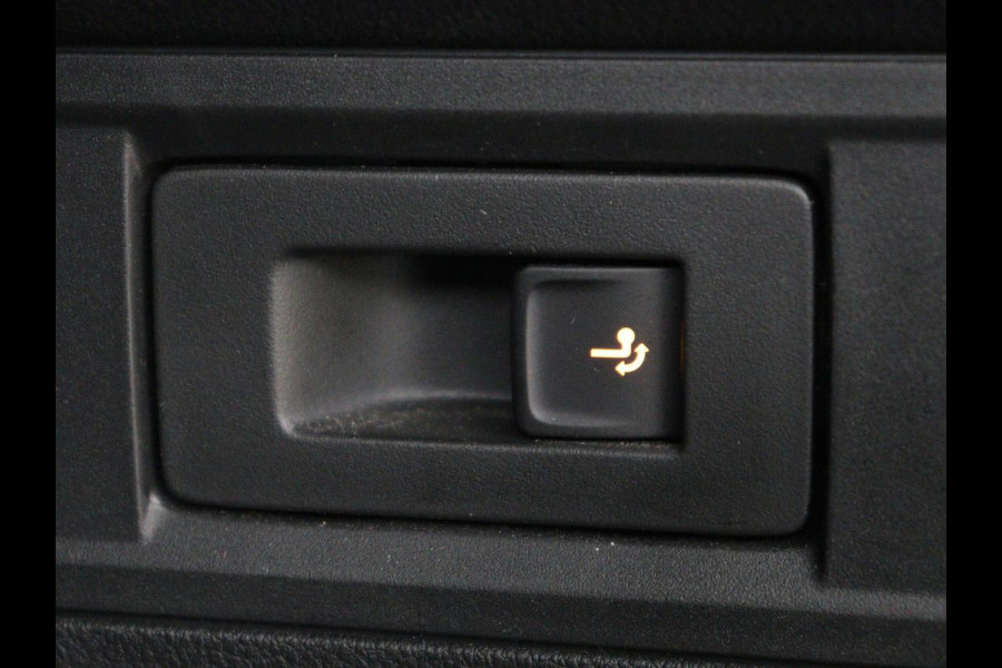 Škoda Octavia 1.0 e-TSI Sport | Trekhaak | Camera | Side Assist | Carplay | Sfeerverlichting | Navigatie | Sportstoelen | Full LED | 17'' | Digital Cockpit | Climate control | Bluetooth | Cruise control