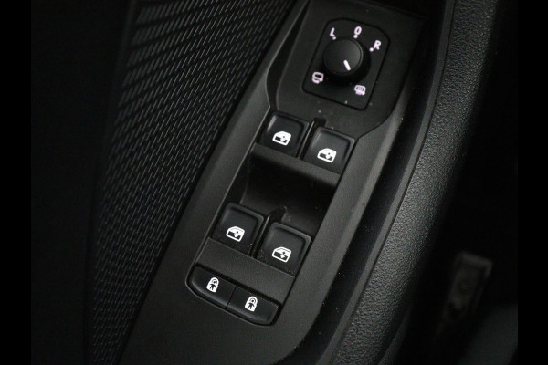 Škoda Octavia 1.0 e-TSI Sport | Trekhaak | Camera | Side Assist | Carplay | Sfeerverlichting | Navigatie | Sportstoelen | Full LED | 17'' | Digital Cockpit | Climate control | Bluetooth | Cruise control