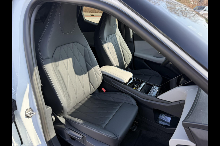 Ford Capri Premium Extended Range RWD 77 kWh | 285pk Ford Voorraad | Elektrische Wegklapbare Trekhaak | Driver Assistance Pack | Frozen White