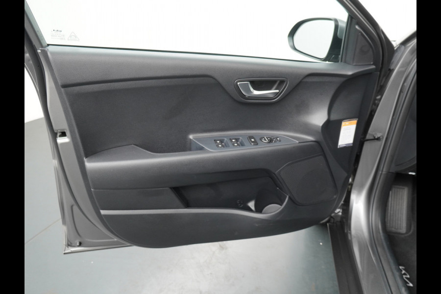 Kia Stonic 1.0 T-GDi MHEV DynamicPlusLine - Apple/Android Carplay - Navigatie - Cruise Control - Stoel/Stuurverwarming - Lichtmetalen Velgen - Fabrieksgarantie Tot 2032