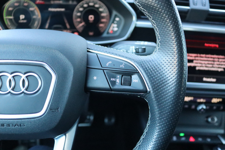 Audi Q3 Sportback 45 TFSI e PHEV Automaat S-Line/Navigatie/Elektr.-trekhaak/Stoelverwarming/19-Inch/Keyfree