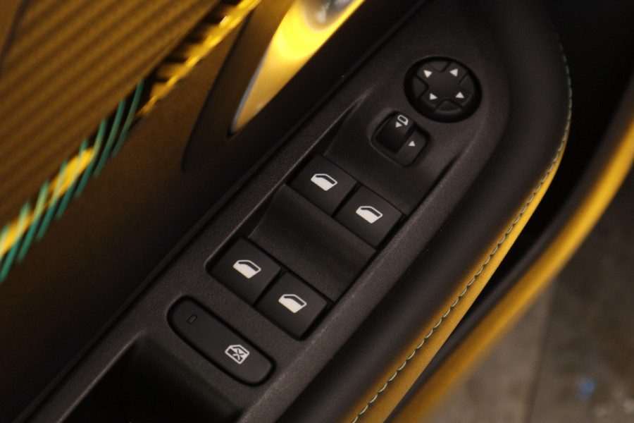 Peugeot 208 1.2 PureTech Allure Panoramadak Navigatie Full-led