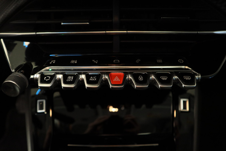 Peugeot 208 1.2 PureTech Allure Panoramadak Navigatie Full-led