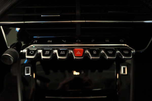 Peugeot 208 1.2 PureTech Allure Panoramadak Navigatie Full-led