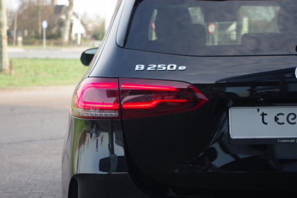 Mercedes-Benz B-Klasse 250 e AMG-Line 218 PK PHEV, Panoramadak, Memory, Sfeeverlichting, Camera, cArplay
