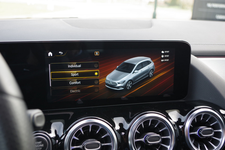Mercedes-Benz B-Klasse 250 e AMG-Line 218 PK PHEV, Panoramadak, Memory, Sfeeverlichting, Camera, cArplay