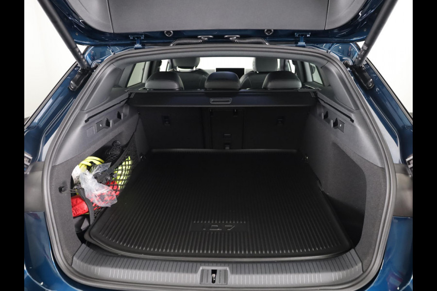 Volkswagen ID.7 Tourer Pro Limited Edition 77 kWh accu 286 PK | Velgen 19" | Trekhaak| Stoel & Stuurverwarming |