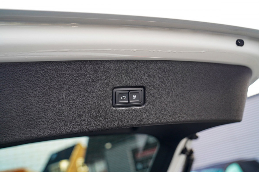 Audi Q8 55 TFSI e Quattro Pro Line S | Bang&Olufsen | BTW | Panorama | RS-zetels | Adaptieve Cruise | Elek Trekhaak | Memory | 360