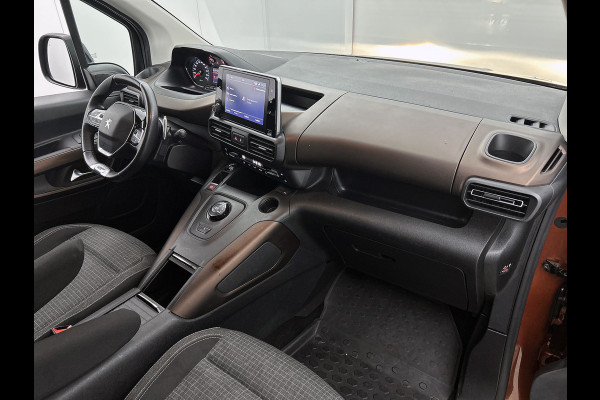 Peugeot Rifter Long 1.2 131PK Automaat GT 7pers. * Distributie vv.bij 95Dkm * / Trekhaak / Airco-ecc. / Pdc+Camera / Navigatie / 2xSchuifdeur / Apk 03-2027