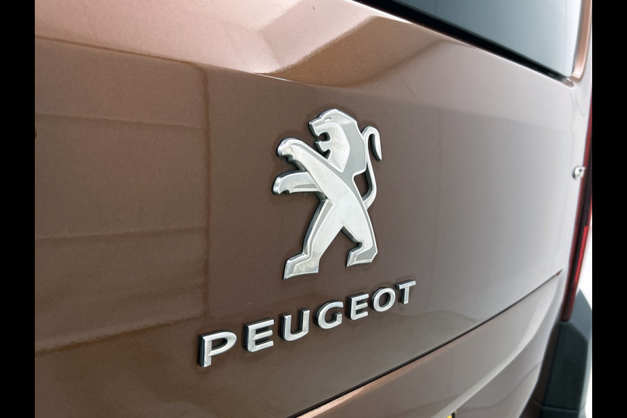 Peugeot Rifter Long 1.2 131PK Automaat GT 7pers. * Distributie vv.bij 95Dkm * / Trekhaak / Airco-ecc. / Pdc+Camera / Navigatie / 2xSchuifdeur / Apk 03-2027