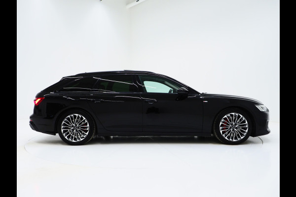 Audi A6 Avant 55 TFSI e quattro Competition Full Black | Panoramadak | Trekhaak | HUD | Adaptive Cruise | Camera | Carplay