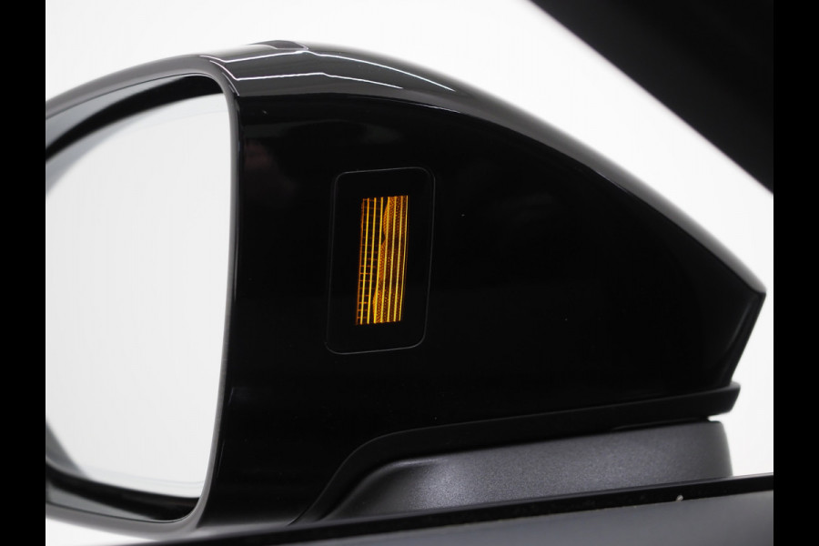 Audi A6 Avant 55 TFSI e quattro Competition Full Black | Panoramadak | Trekhaak | HUD | Adaptive Cruise | Camera | Carplay