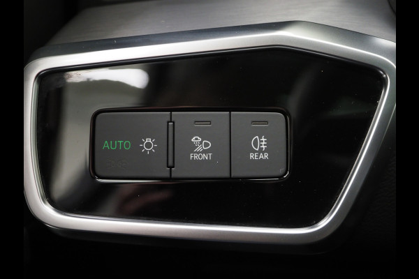 Audi A6 Avant 55 TFSI e quattro Competition Full Black | Panoramadak | Trekhaak | HUD | Adaptive Cruise | Camera | Carplay