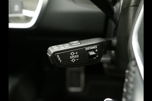 Audi A6 Avant 55 TFSI e quattro Competition Full Black | Panoramadak | Trekhaak | HUD | Adaptive Cruise | Camera | Carplay