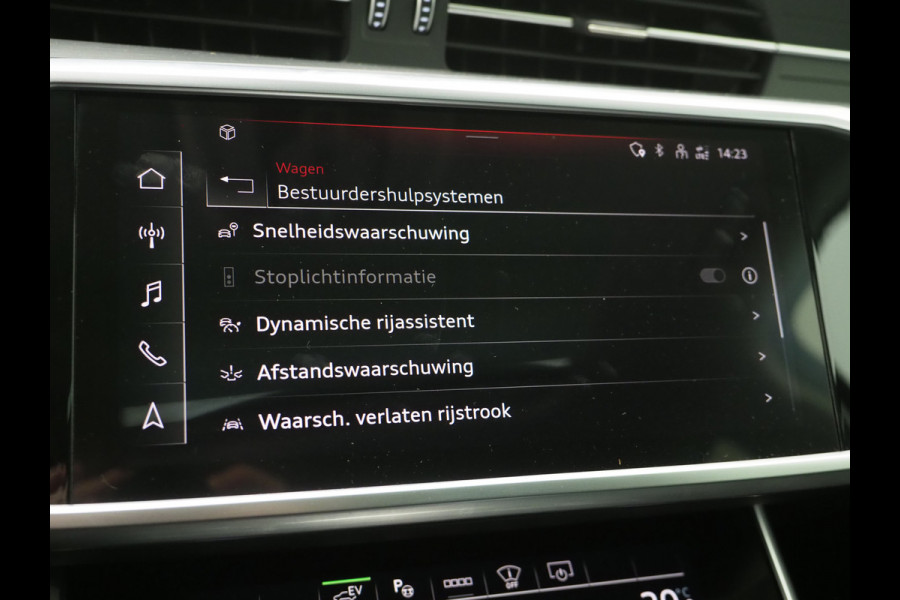 Audi A6 Avant 55 TFSI e quattro Competition Full Black | Panoramadak | Trekhaak | HUD | Adaptive Cruise | Camera | Carplay