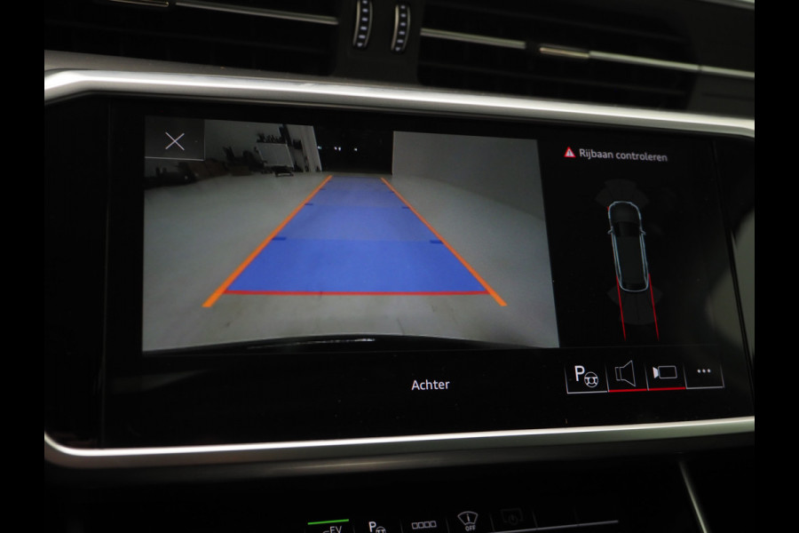 Audi A6 Avant 55 TFSI e quattro Competition Full Black | Panoramadak | Trekhaak | HUD | Adaptive Cruise | Camera | Carplay