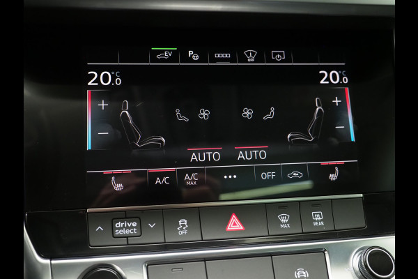 Audi A6 Avant 55 TFSI e quattro Competition Full Black | Panoramadak | Trekhaak | HUD | Adaptive Cruise | Camera | Carplay