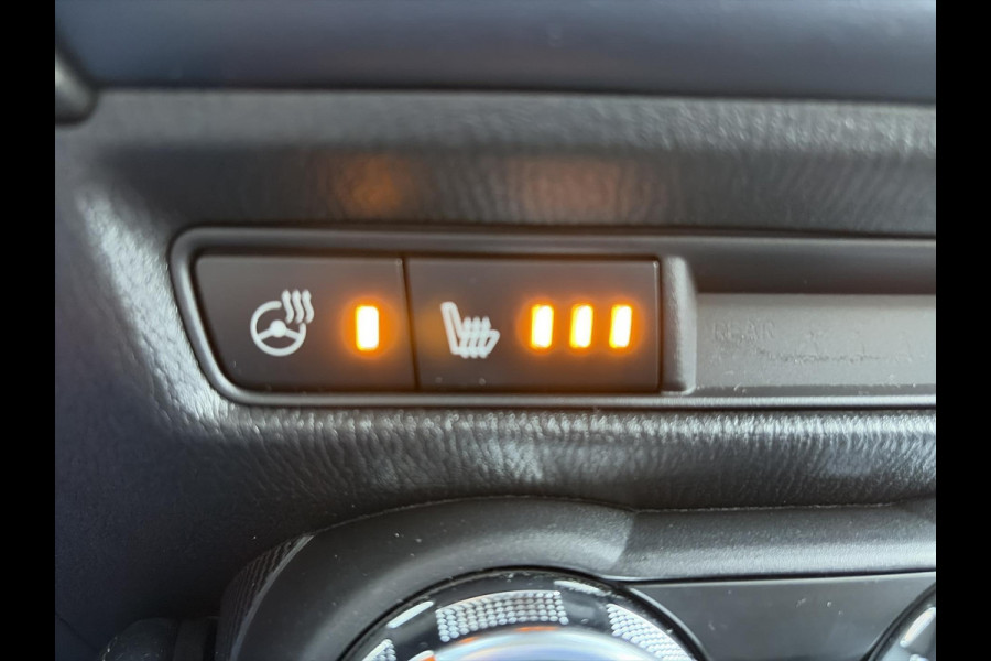 Mazda 2 1.5 Skyactiv-G Luxury | Navigatie | Stoel-Stuur verwarming